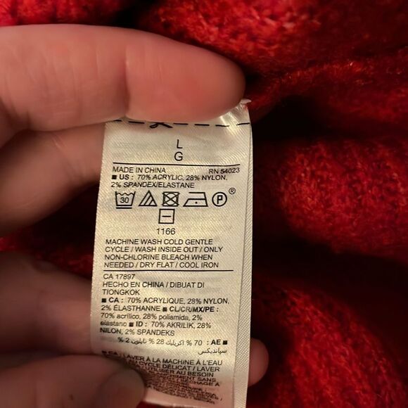 Old Navy large red‎ sweater, with 6.5 inch slits on sides - Picture 4 of 4